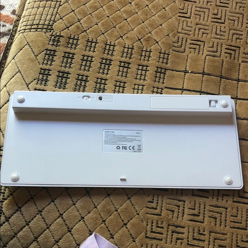 Compact White Wireless Keyboard - Low Profile